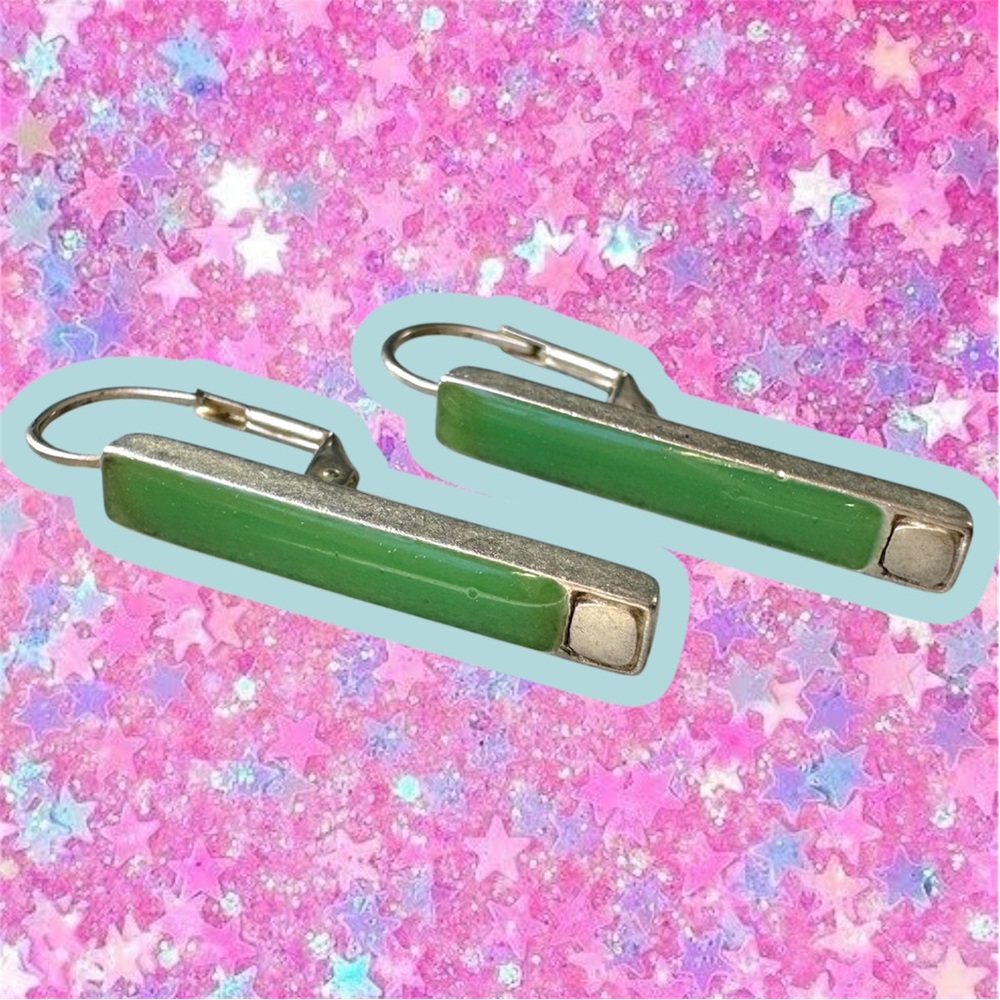 Foxy vintage Y2K green enamel silver tone bar earrings 90s hook matte signed